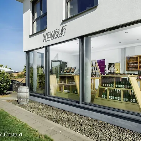 Szálloda Meyerhof - Bioweingut, Vinothek & Gaestehaus 3*