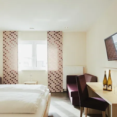 Szálloda Meyerhof - Bioweingut, Vinothek & Gaestehaus 3*