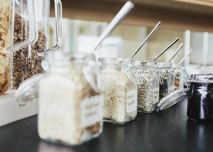 Meyerhof - Bioweingut, Vinothek & Gaestehaus 3* פלונהיים